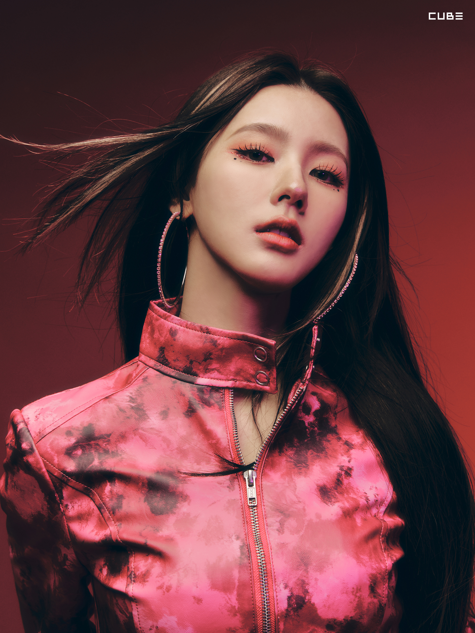 "Cho Miyeon of GIDLE : The Enchanting K-pop Idol Redefining Beauty in Art Prints"