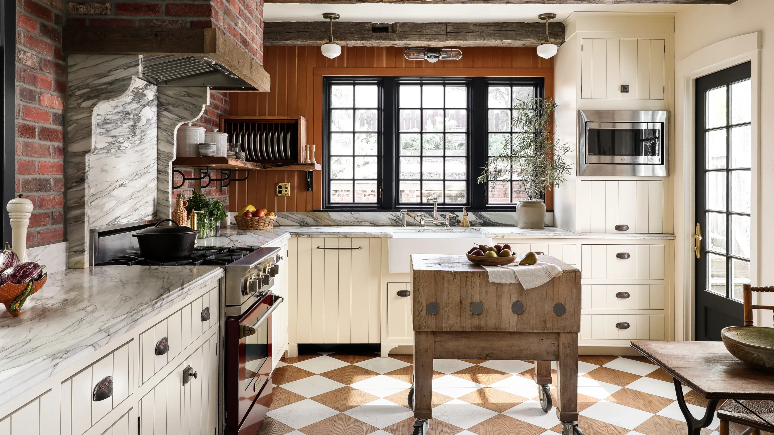 Breathing Life into Old Spaces: Country-Style Home Renovation Ideas